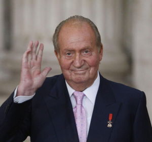 El rey Juan Carlos I se va de España por sus escándalos, en directo El rey Juan Carlos I se va de España por sus escándalos, en directo