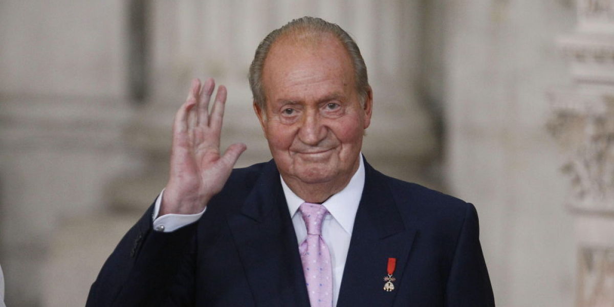 El rey Juan Carlos I se va de España por sus escándalos, en directo