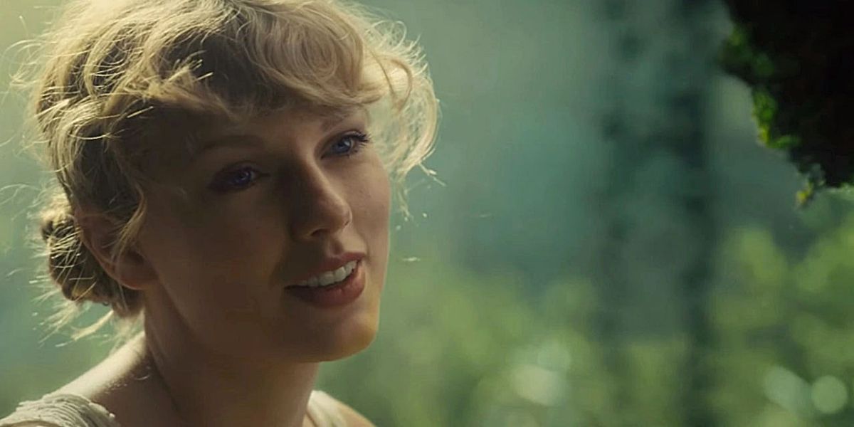 Taylor Swift en el vídeo de 'Cardigan'