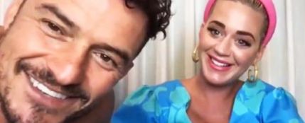 Orlando Bloom y Katy Perry durante un directo en Twitter