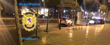 Imagen de vehículos de la Policía local de León