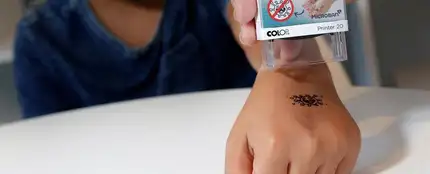 Un sello recuerda a los niños la necesidad de lavarse las manos Un sello recuerda a los niños la necesidad de lavarse las manos