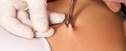 Hacer un piercing Hacer un piercing