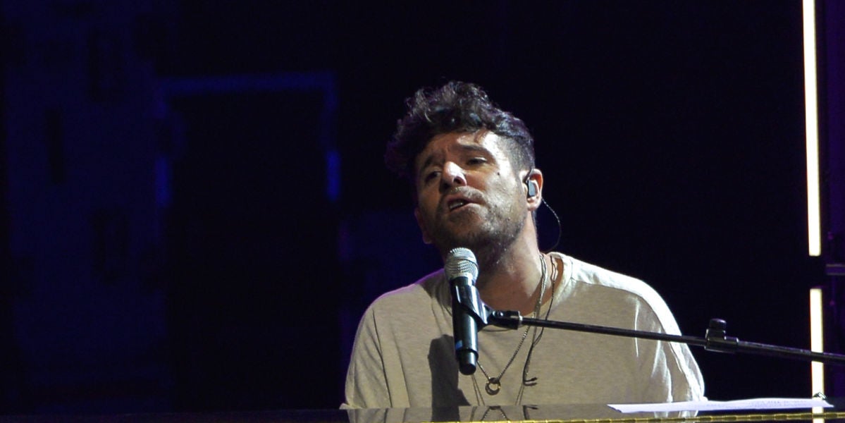 Pablo López durante uno de sus conciertos