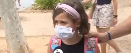 Una niña entrevistada por À Punt Una niña entrevistada por À Punt