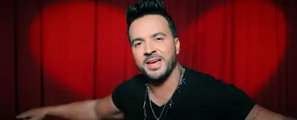Luis Fonsi en el vídeo de 'Perfecta' Luis Fonsi en el vídeo de 'Perfecta'