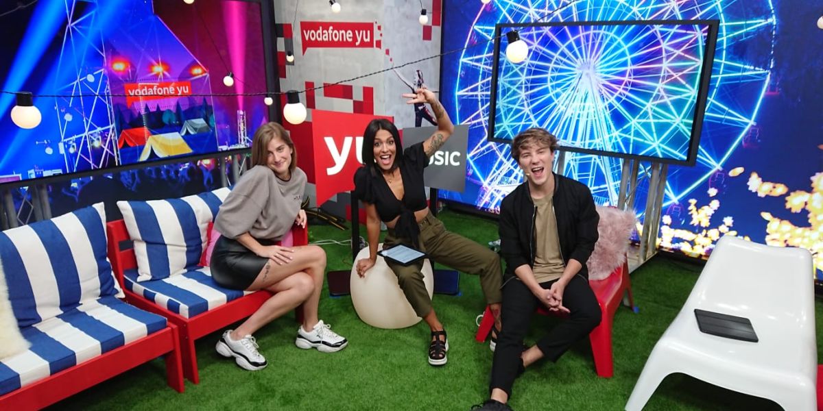 Samantha en 'yuMusic' con Lorena Castell y Carlos Marco