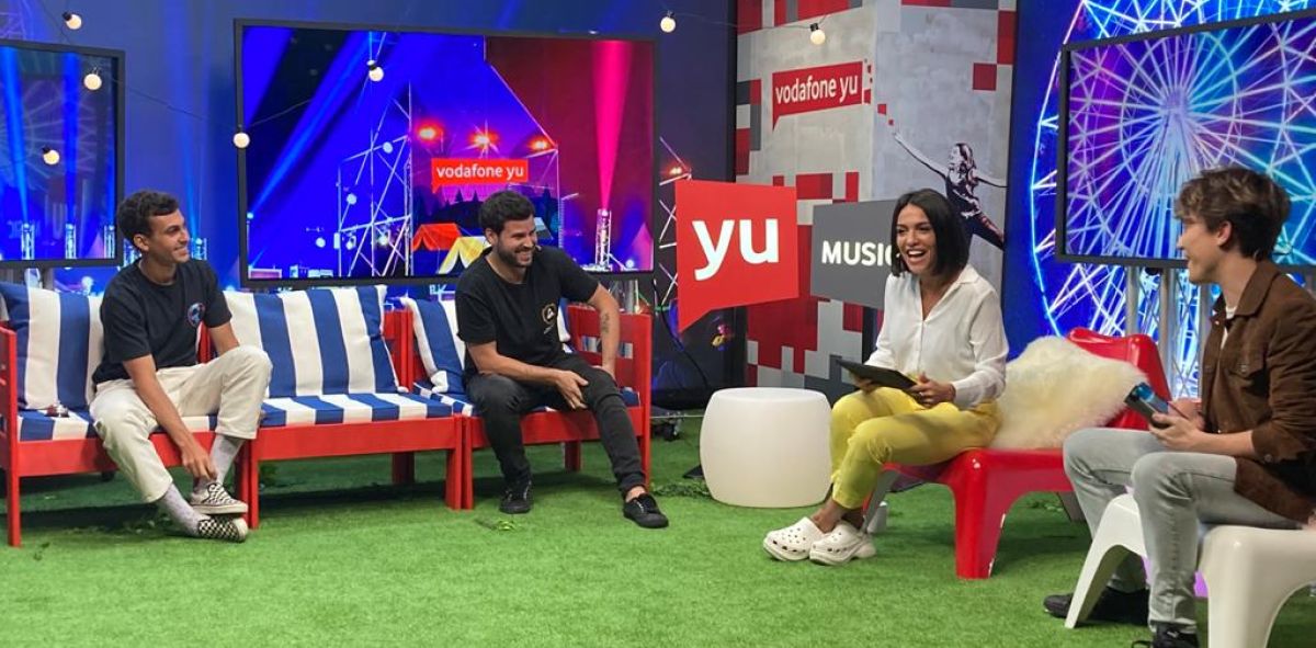 Taburete visita 'yu Music' con Lorena Castell y Carlos Marco
