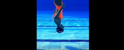 Silvia Solymosyová, la nadadora de 17 años que camina, baila y corre bajo el agua en TikTok Silvia Solymosyová, la nadadora de 17 años que camina, baila y corre bajo el agua en TikTok