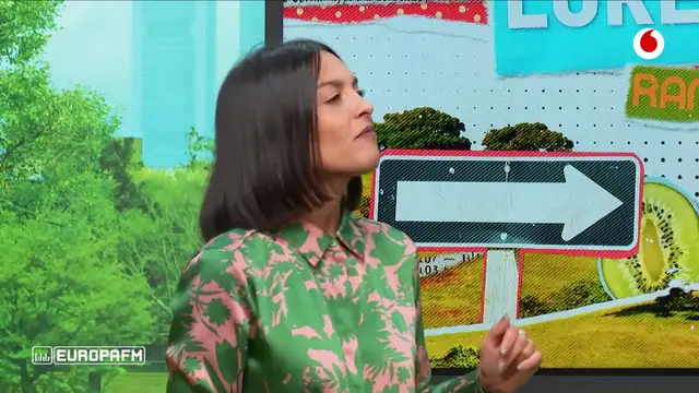 Lorena Castell nos cuenta historias de amor sacadas de clickbaits