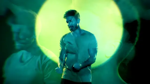 Pablo Alborán en el 'lyric video' de 'Hablemos de amor'