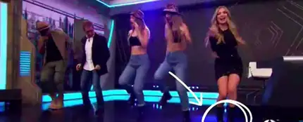 “¿Se le ha caído un tampón en directo?” Ana Mena explica el percance que ha tenido en El Hormiguero “¿Se le ha caído un tampón en directo?” Ana Mena explica el percance que ha tenido en El Hormiguero