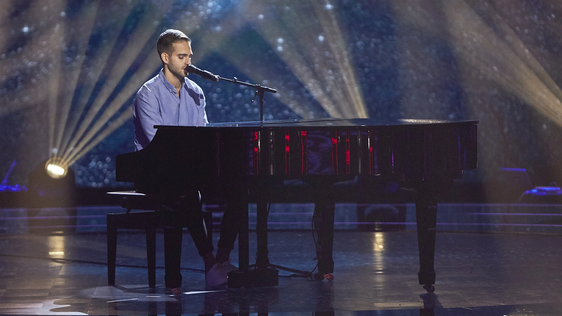 Adam Ainouz emociona interpretando ‘I’m not the only one’ de Sam Smith en las Audiciones a ciegas de ‘La Voz’ Adam Ainouz emociona interpretando ‘I’m not the only one’ de Sam Smith en las Audiciones a ciegas de ‘La Voz’