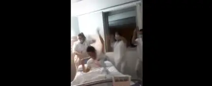 Fotograma del polémico vídeo de unas trabajadoras del Hospital Joan XXIII de Tarragona Fotograma del polémico vídeo de unas trabajadoras del Hospital Joan XXIII de Tarragona