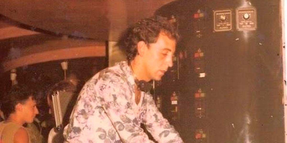 Imagen de José Padilla pinchando en Ibiza