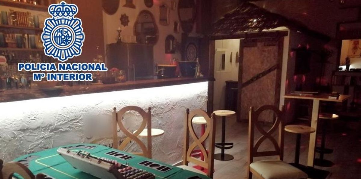 Timbas de póker clandestinas tras las paredes de una tienda gourmet