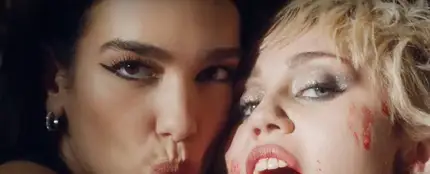 Dua Lipa y Miley Cyrus en el videoclip de 'Prisoner' Dua Lipa y Miley Cyrus en el videoclip de 'Prisoner'