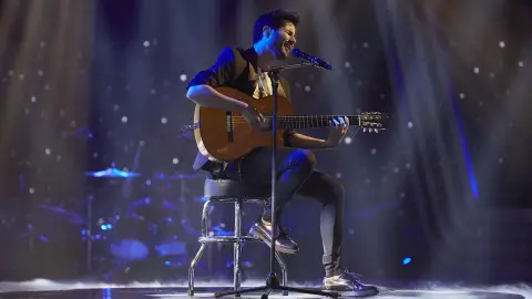 Juan José Alba canta ‘Sólo luz’ en la Fase Final de ‘La Voz’ Juan José Alba canta ‘Sólo luz’ en la Fase Final de ‘La Voz’