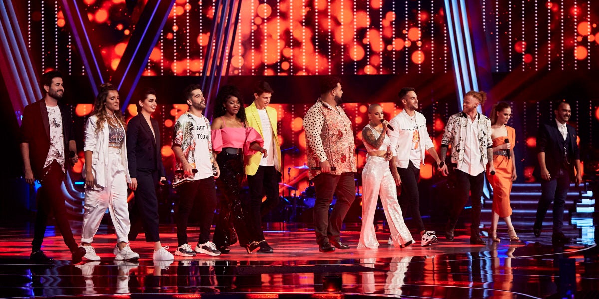 Los 12 talents de la Fase Final sorprenden con un popurrí de canciones de sus coaches al comenzar ‘La Voz’
