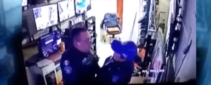Captan a dos policías teniendo sexo durante su jornada laboral Captan a dos policías teniendo sexo durante su jornada laboral