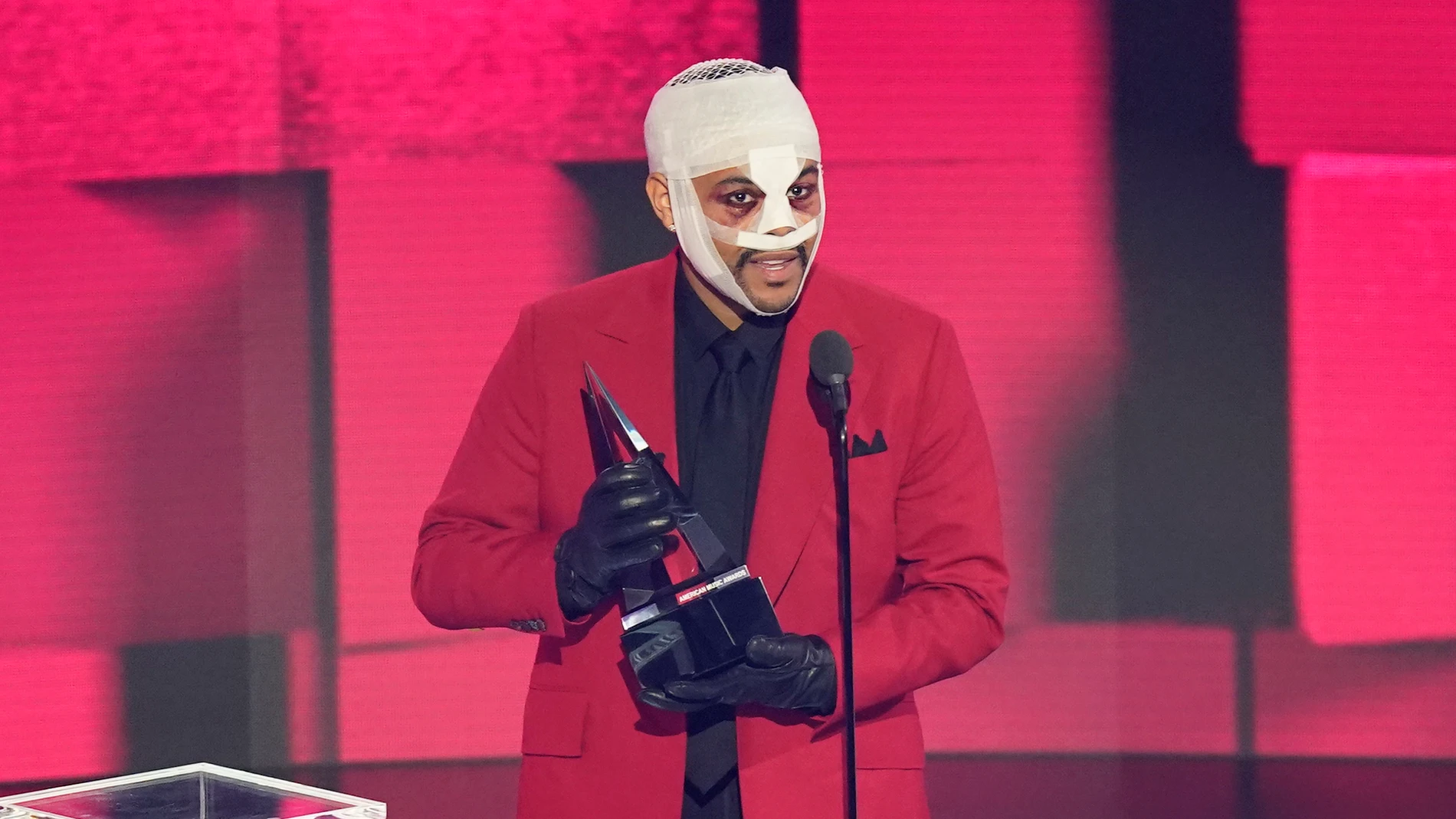 The Weeknd durante los Amercian Music Awards 2020 The Weeknd durante los Amercian Music Awards 2020