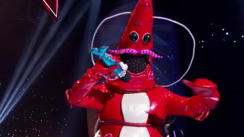 La Gamba levanta el ánimo en el Duelo Final al ritmo de 'Calma' La Gamba levanta el ánimo en el Duelo Final al ritmo de 'Calma'