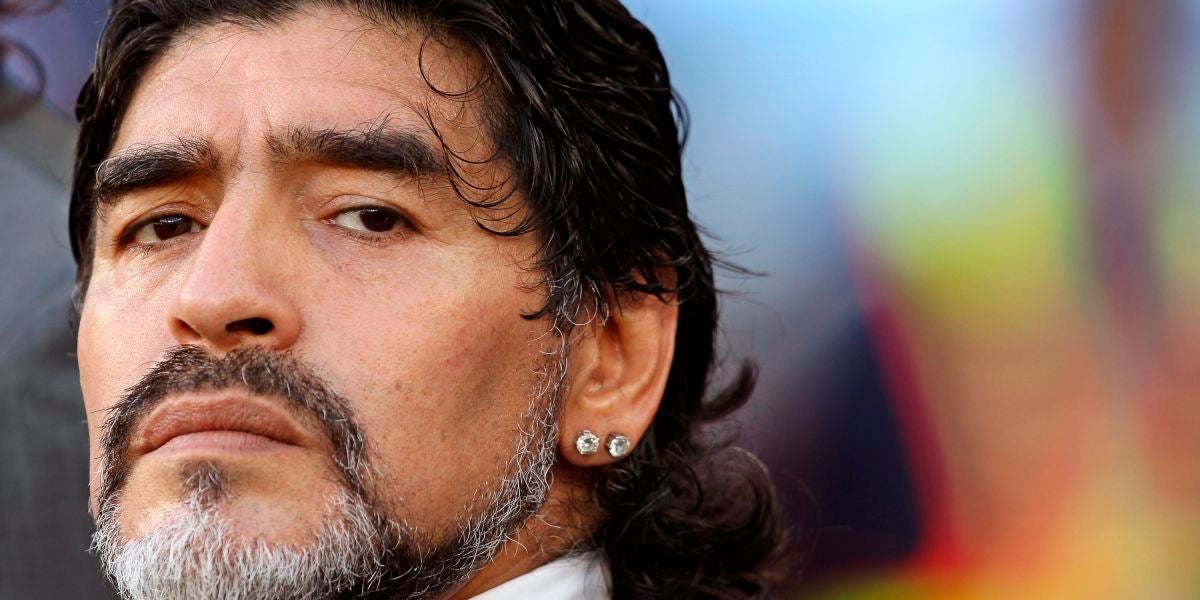 Diego Maradona, antes del partido de cuartos de final de la Copa Mundial de la FIFA 2010 entre Argentina y Alemania en Ciudad del Cabo, Sudáfrica, 3 de julio de 2010