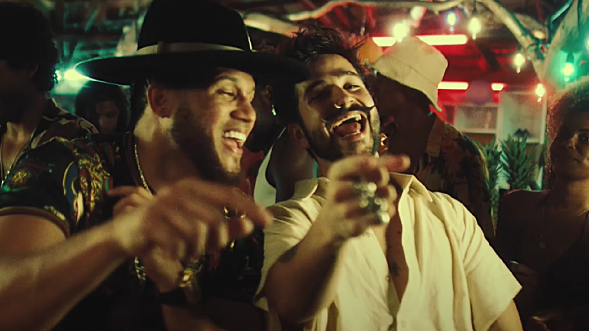 El Alfa y Camilo en el vídeo de 'Bebé' El Alfa y Camilo en el vídeo de 'Bebé'