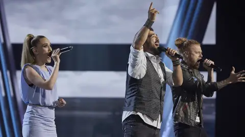 Antonio Orozco, Johanna Polvillo y Curricé cantan 'Hoy' en la Semifinal de ‘La Voz’ Antonio Orozco, Johanna Polvillo y Curricé cantan 'Hoy' en la Semifinal de ‘La Voz’