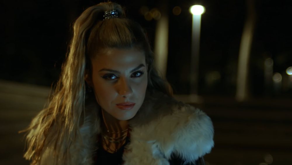 Miriam Rodríguez en el videoclip de 'Dos Extraños En La Ciudad'