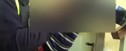 Espectacular detención a un hombre por intentar raptar a su hija a punta de pistola en Málaga Espectacular detención a un hombre por intentar raptar a su hija a punta de pistola en Málaga