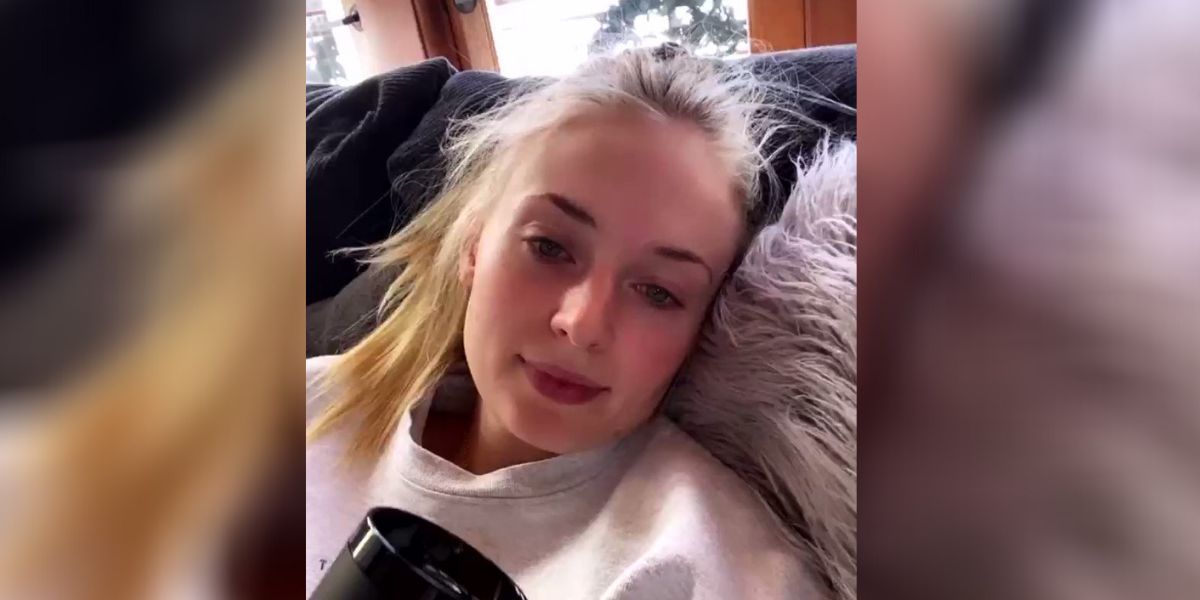 Sophie Turner envía un mensaje a los que no llevan mascarilla