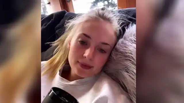 Sophie Turner envía un mensaje a los que no llevan mascarilla