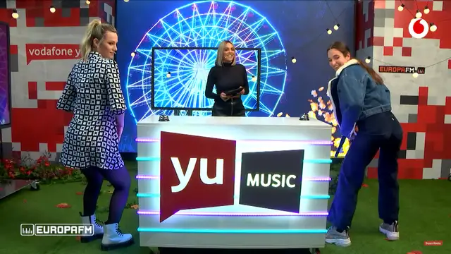 Edurne, Lorena Castell y Sandra Delaporte haciendo twerking