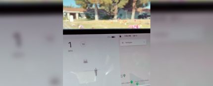 El radar de un Tesla detecta el movimiento de una persona en un cementerio