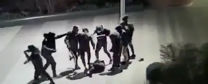 Momento en el que agreden a la víctima Momento en el que agreden a la víctima