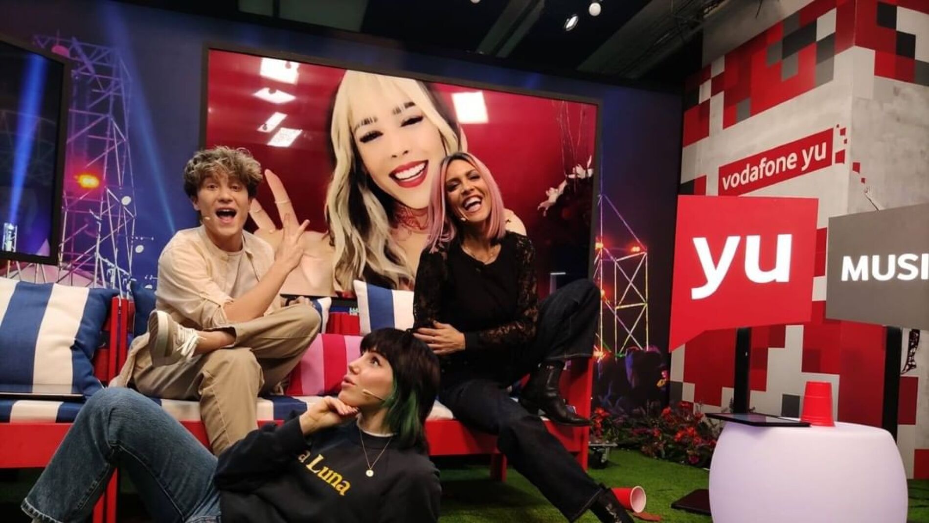Danna Paola en yu Music