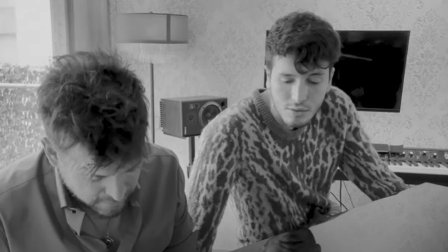 Pablo López y Sebastian Yatra en su canción 'Adiós' Pablo López y Sebastian Yatra en su canción 'Adiós'