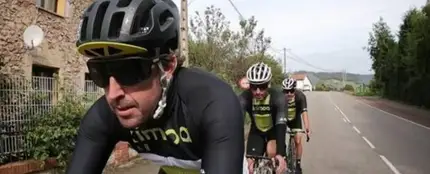 Fernando Alonso entrena en bicicleta Fernando Alonso entrena en bicicleta