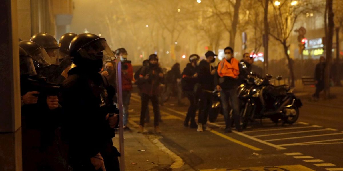 Cargas policiales y altercados en la concentración en apoyo a Pablo Hasel