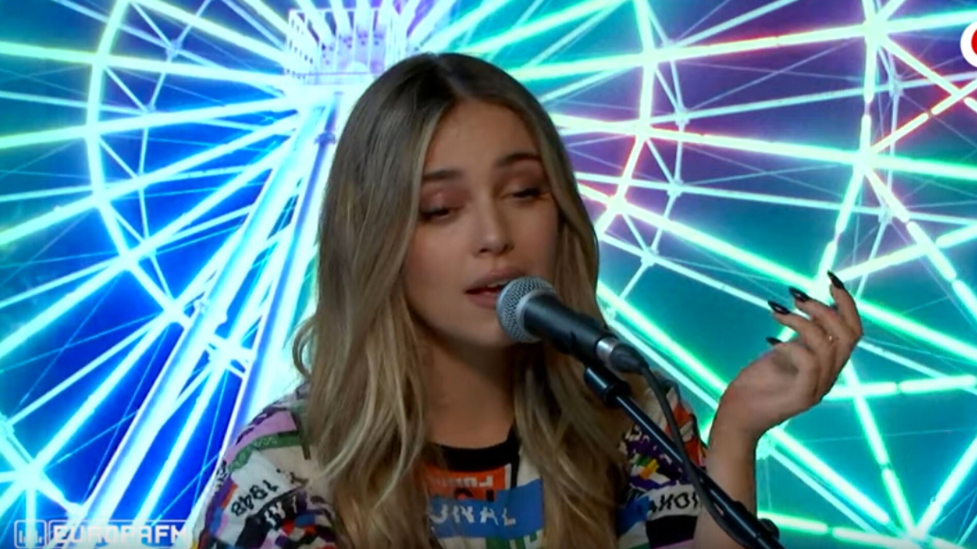Ana Mena durante su actuación en 'yu Music'.