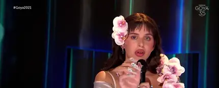 Nathy Peluso cantó 'La Violetera' en los Goya 2021. Nathy Peluso cantó 'La Violetera' en los Goya 2021.