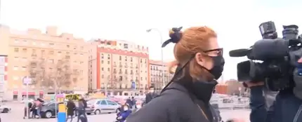 La actriz Najwa Nimri agrede a un cámara La actriz Najwa Nimri agrede a un cámara