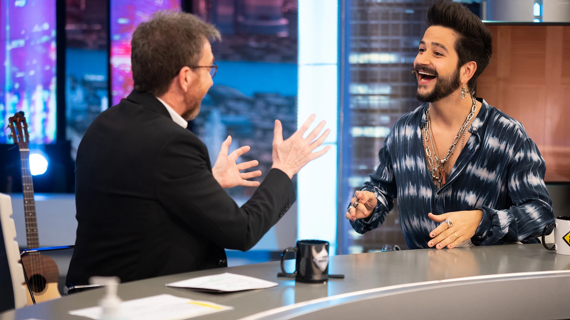 Camilo desvela en 'El Hormiguero 3.0' su pacto con su mujer: "Mi esposa sí se da besitos con otros chicos"