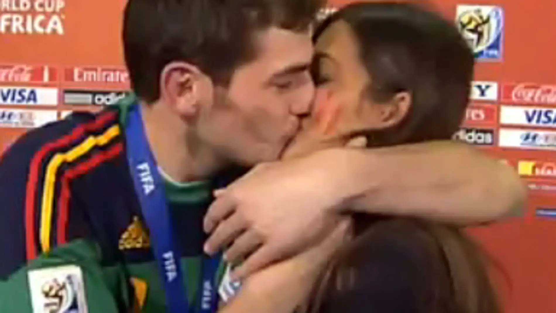 El beso de Iker y Sara tras la final del Mundial de Sudáfrica.