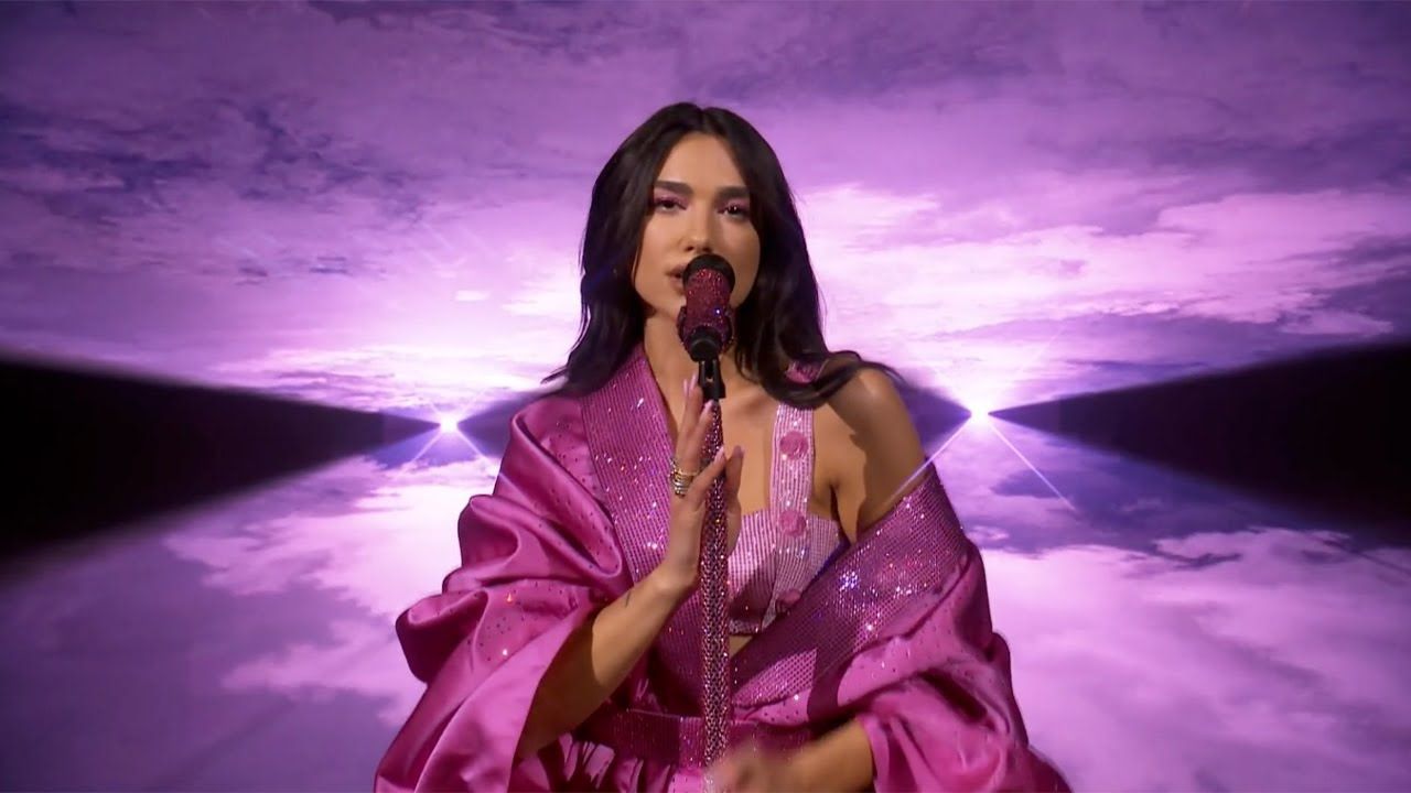Las confesiones de Dua Lipa "A veces me asusta hablar en público