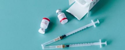 Identifican las causas de los trombos asociados a los vacunados con AstraZeneca