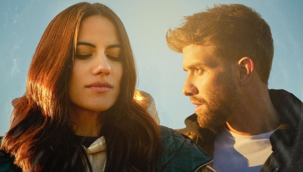 Quién es Sofi de la Torre, la artista que canta 'Y duele' con Pablo Alborán.