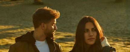 Escucha 'Y duele', la colaboraci&oacute;n de Pablo Albor&aacute;n con Sofi de la Torre