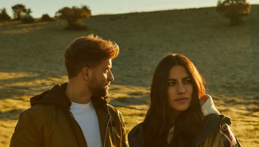 Escucha 'Y duele', la colaboración de Pablo Alborán con Sofi de la Torre